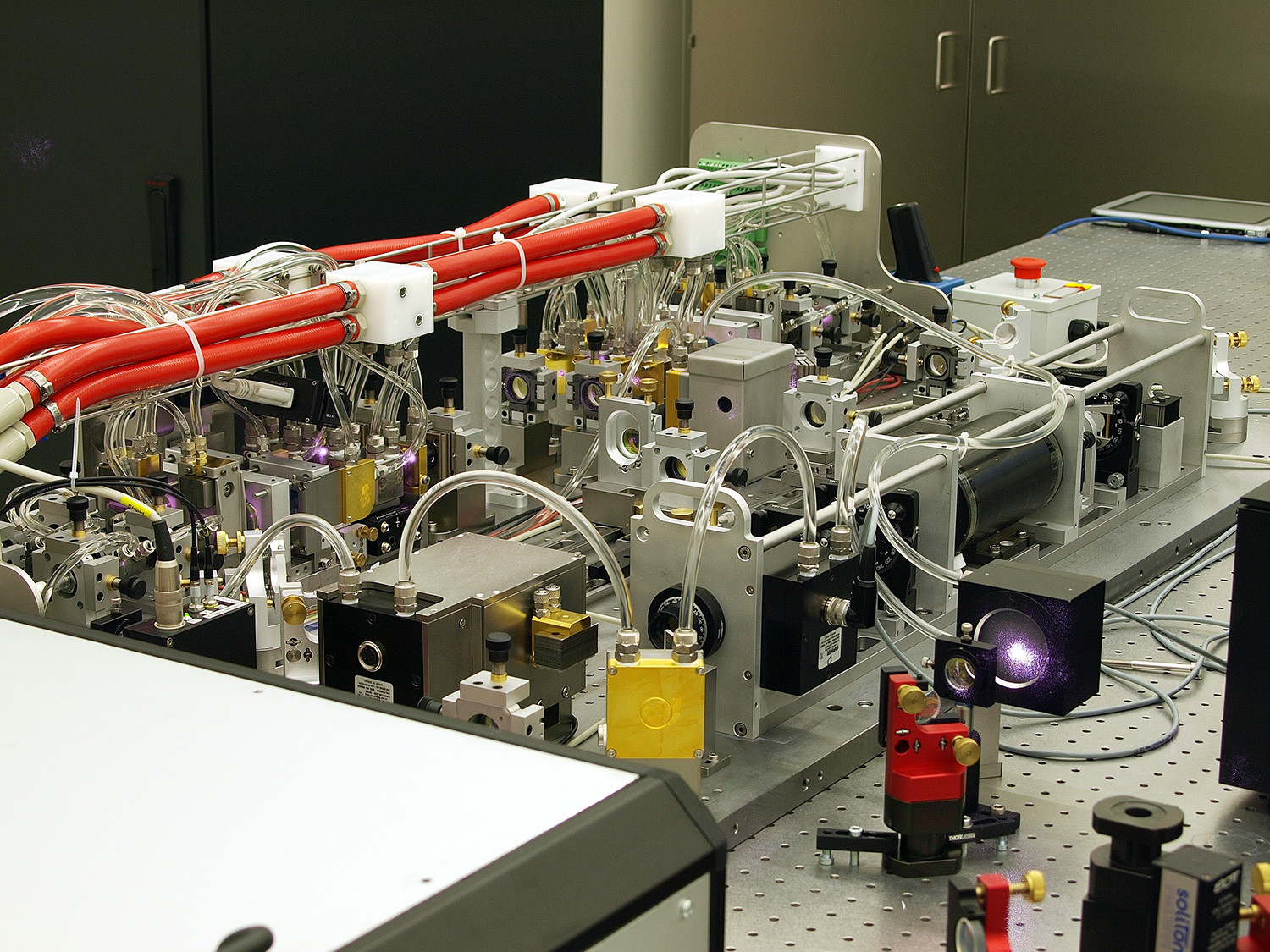 Is Causality Optional? Testing "Indefinite Causal Order" Superposition