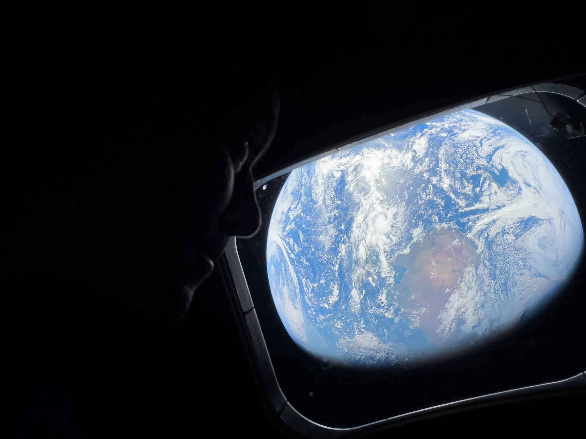 NASA Shares Stunning Photos Shot on iPhone 17 Pro Max During Artemis II Mission to the Moon