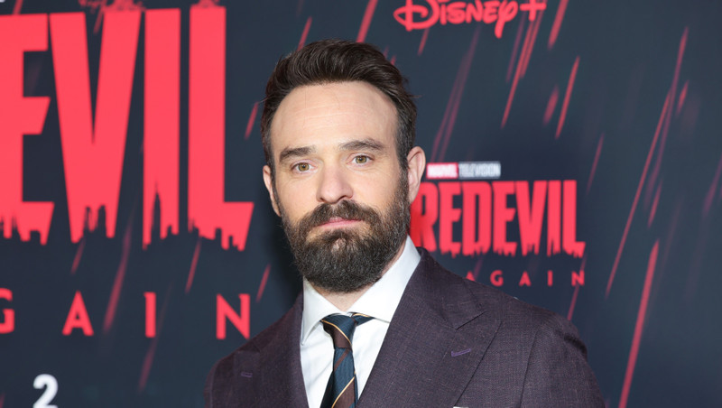 Charlie Cox finalmente juega Clair Obscur: Expedition 33 tras admitir sentirse un "fraude"