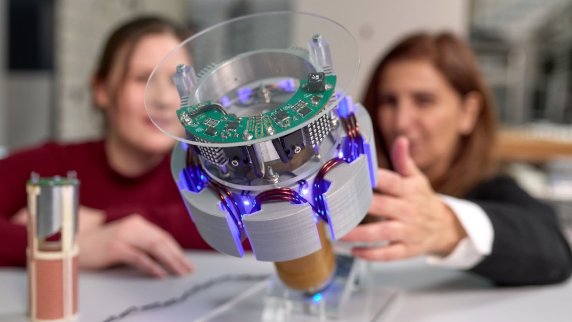 Wireless Charging for Electric Cars Achieves 95% Efficiency