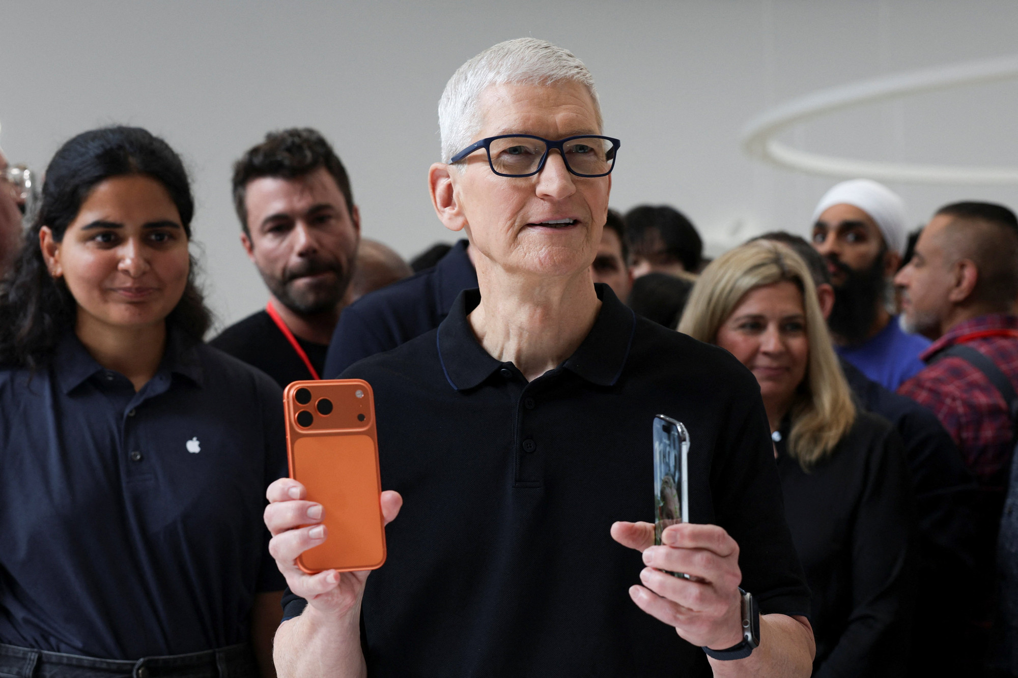 Wall Street Reacts to Tim Cook's Departure as Apple CEO